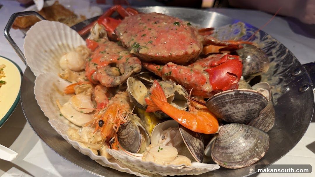 Seafood Platter with Crab and Clams