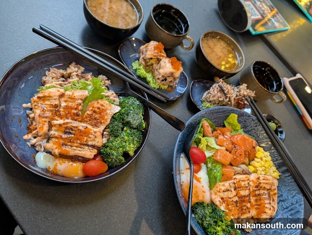 Unagi VS Salmon