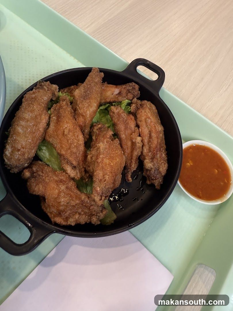 Fried Chicken Wings with Sauce