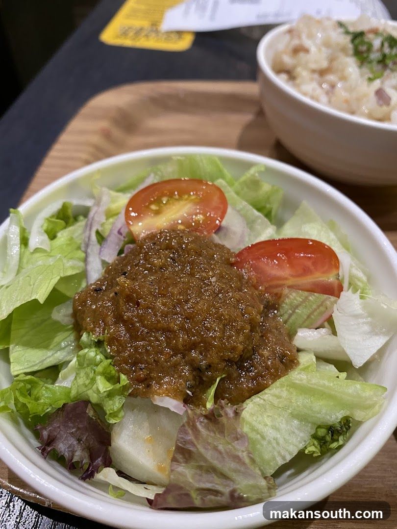 Salad Bowl with Dressing