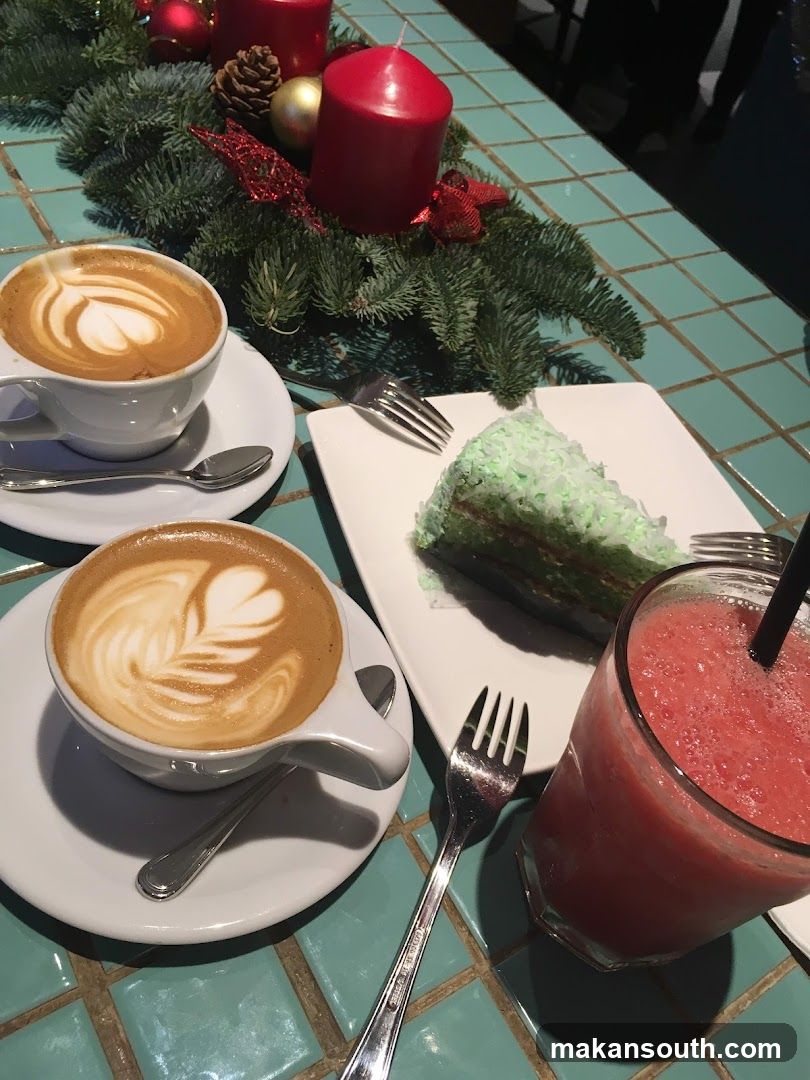 Christmas Cafe Table Setting