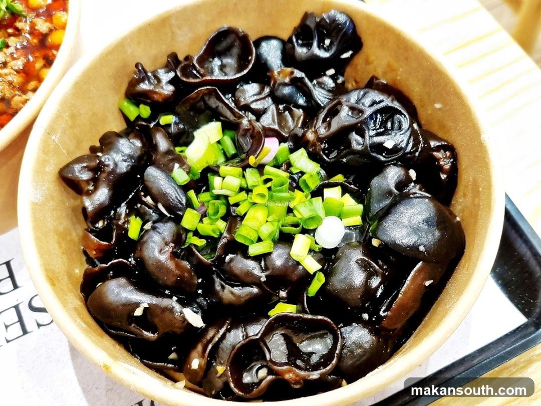 Wood Ear Mushroom Dish with Green Onions