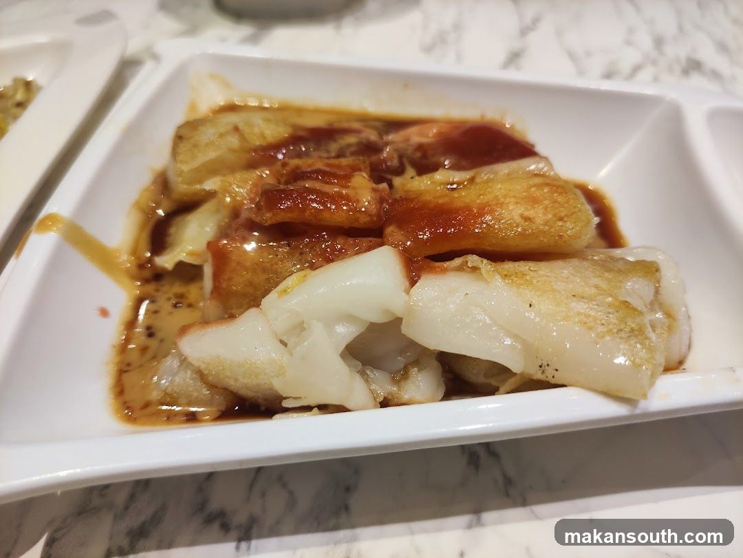 Steamed Rice Rolls with Sauce