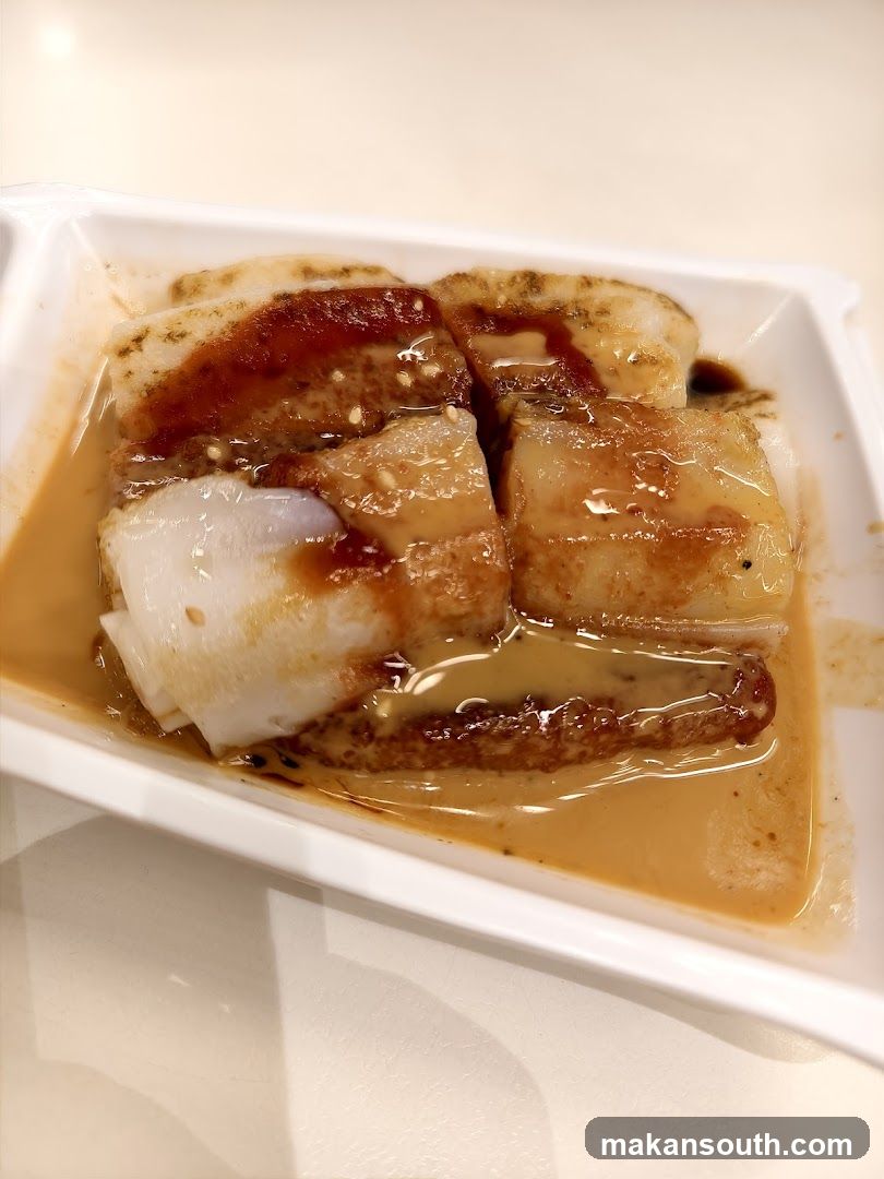 Steamed Rice Noodle with Sauce