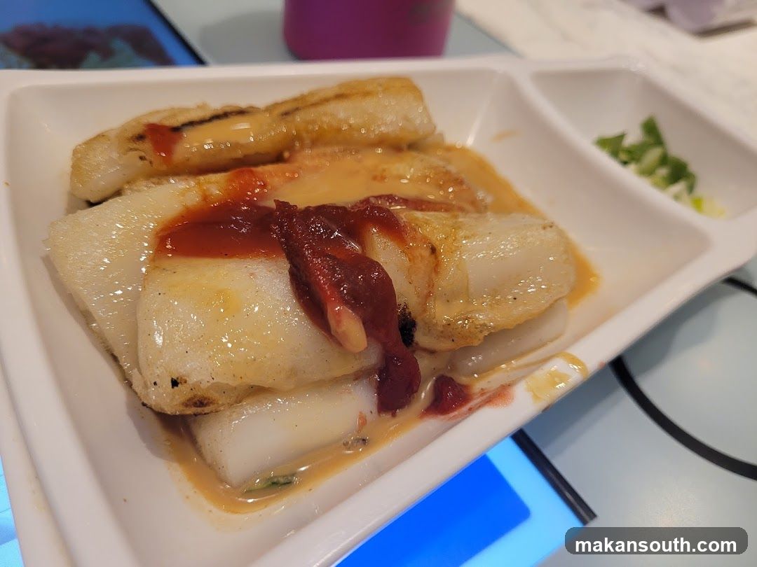 Grilled Rice Noodles with Sauce