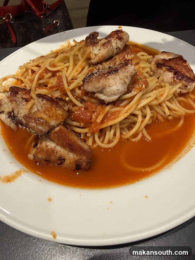 Spaghetti with Chicken and Tomato Sauce