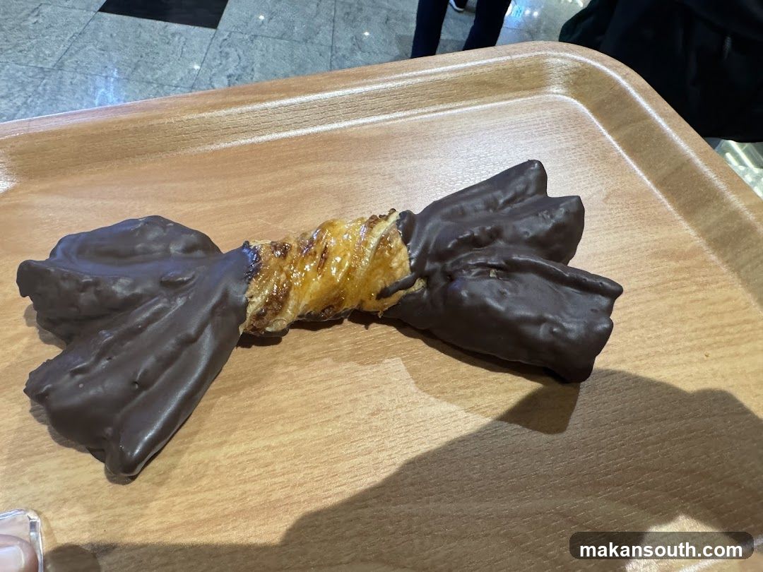 Chocolate Bowtie Dessert