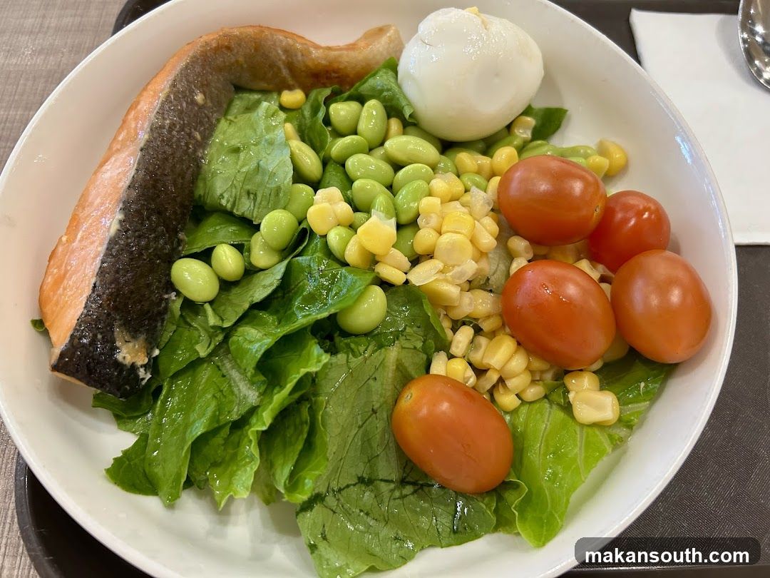 Salad Bowl with Salmon and Edamame