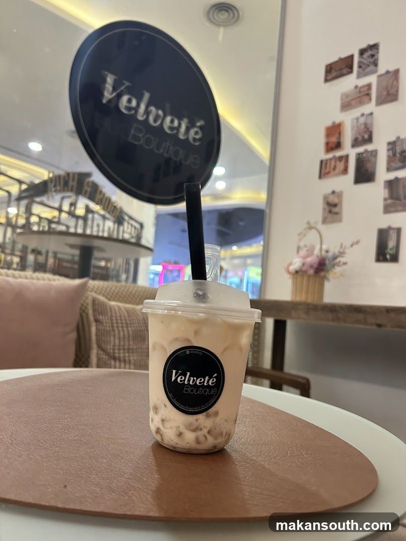 Velveté Boutique Cafe & Nails