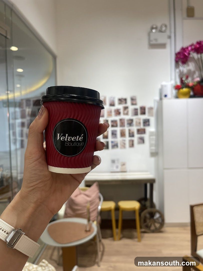 Velveté Boutique Cafe & Nails