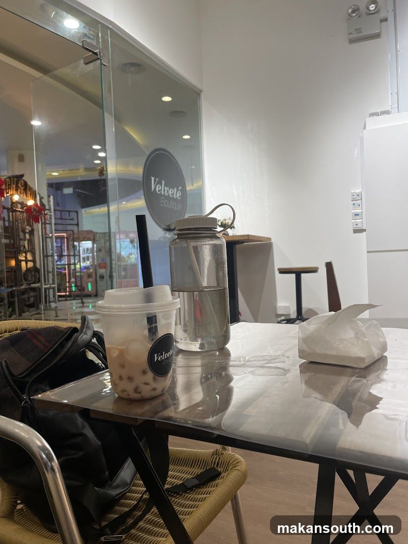 Velveté Boutique Cafe & Nails