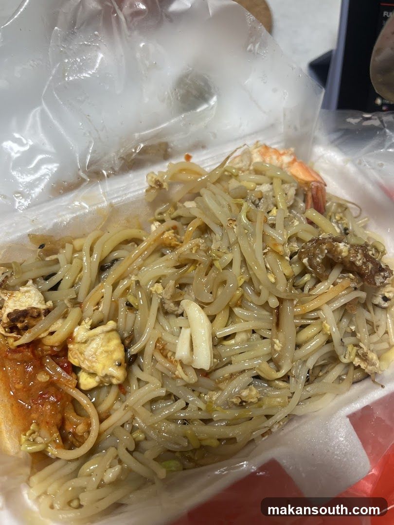 Stir-fried Noodles with Crab and Egg