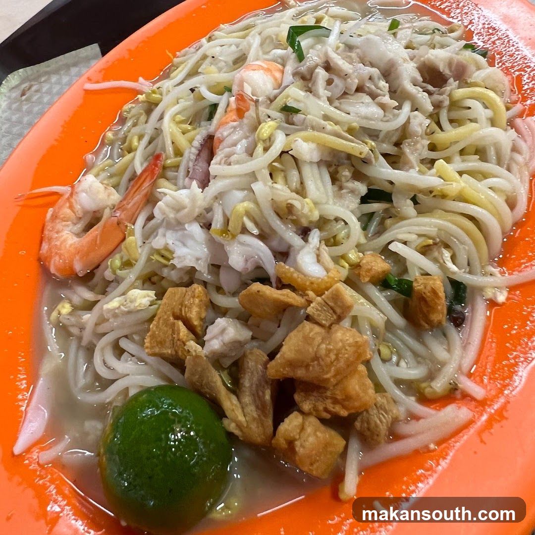 Noodle Dish with Shrimp and Tofu Puffs