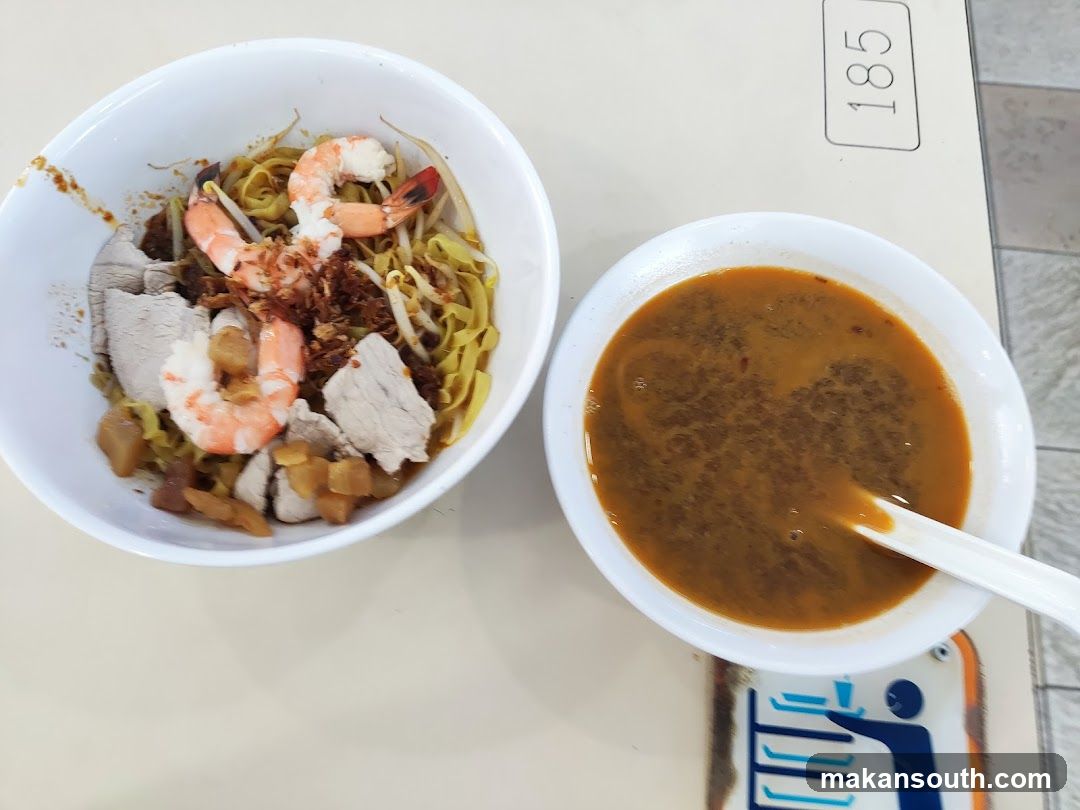 Noodle Bowl with Shrimp and Meat