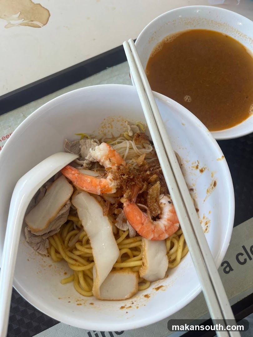 Noodle Bowl with Shrimp and Fish Cake