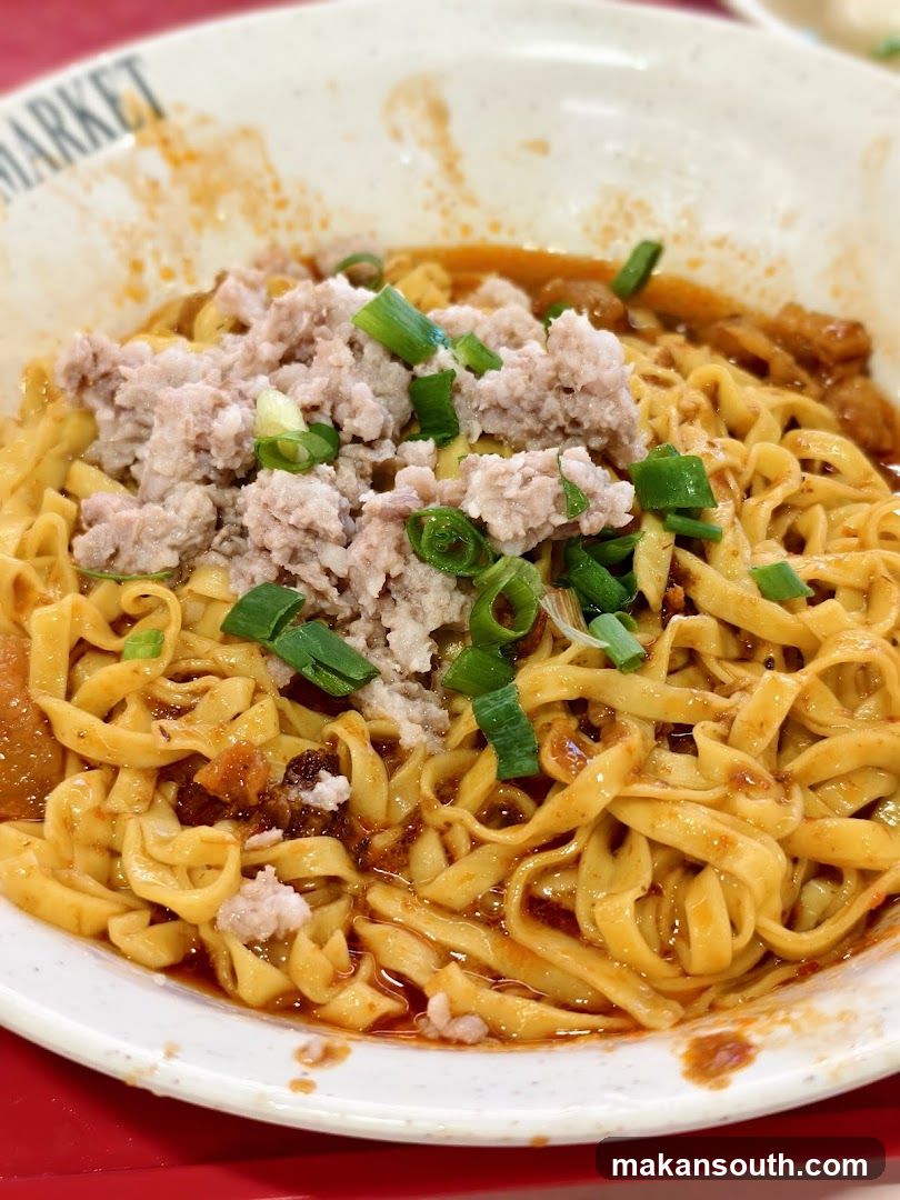 Noodle Dish with Minced Meat and Scallions