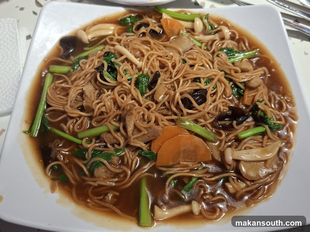 Stir-fried Noodles with Vegetables and Mushrooms