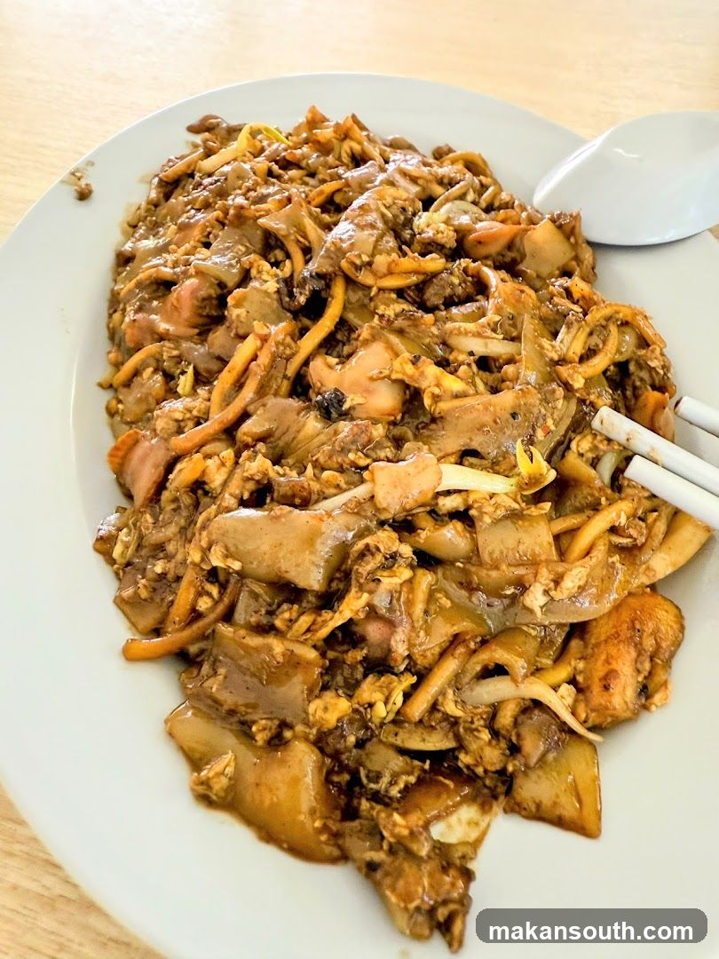 Stir-fried Noodles with Meat and Egg