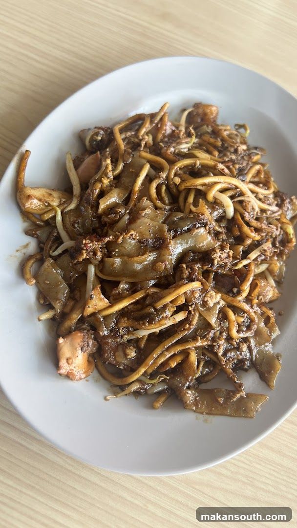 Plate of Stir-fried Noodles with Tofu and Vegetables