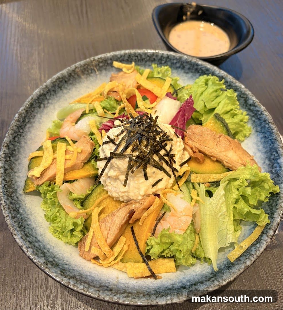Salad Bowl with Dressing