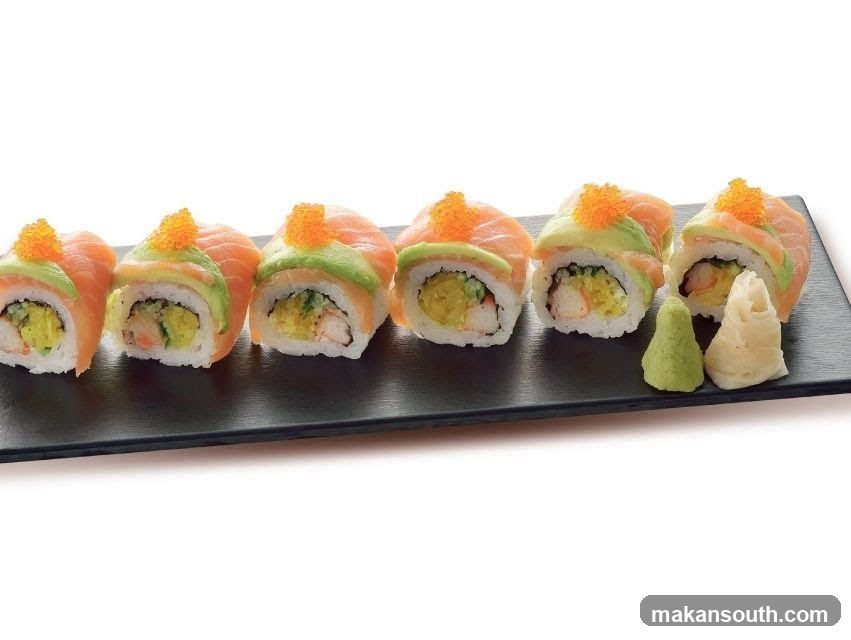 Salmon Avocado Roll with Tuna Roe