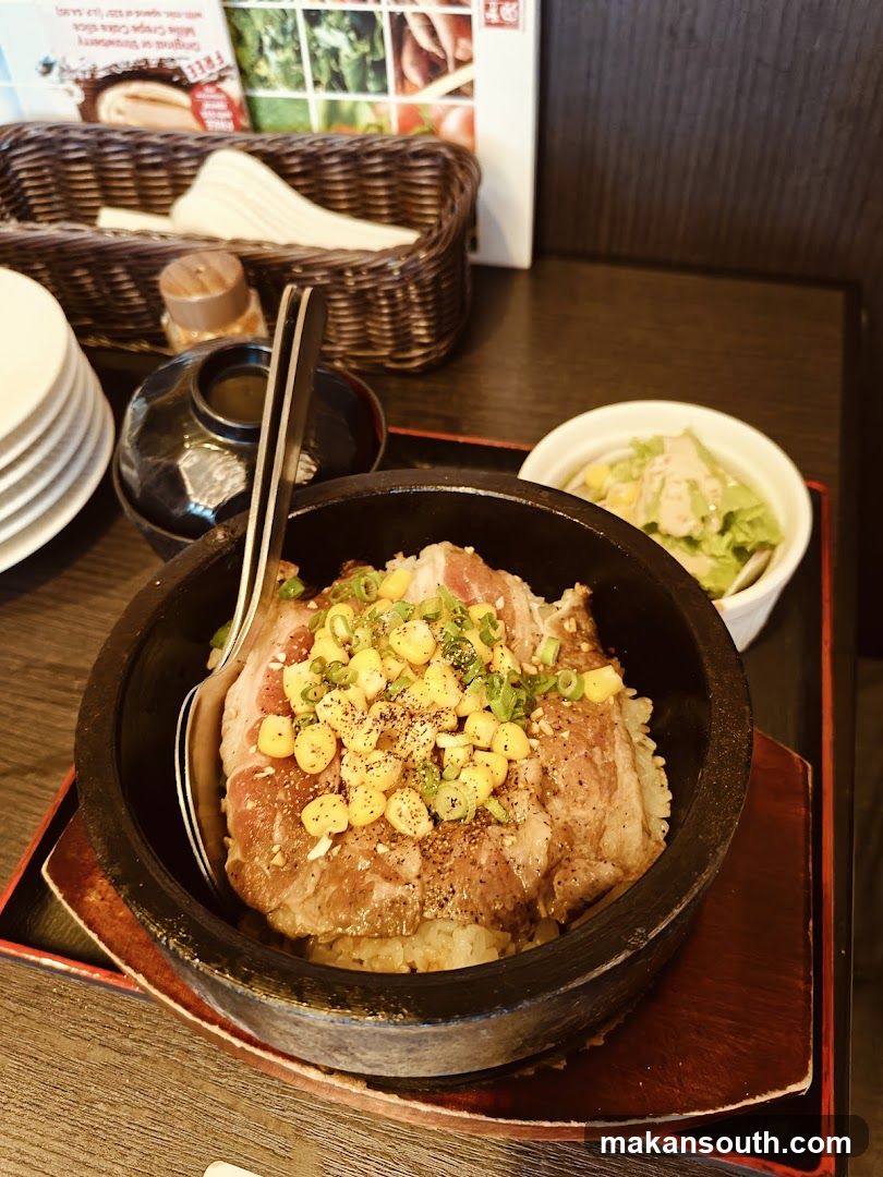 Sizzling Rice Bowl with Corn and Pork