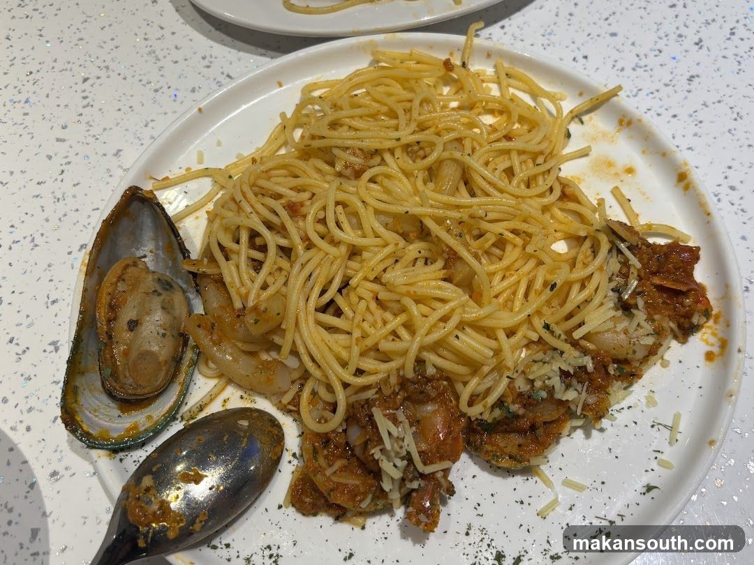 Spaghetti with Mussels and Shrimp