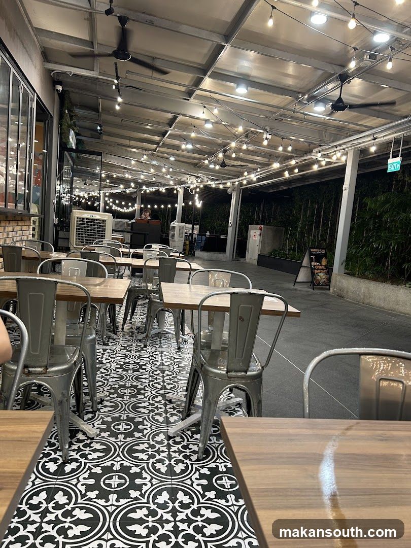 Outdoor Dining Area