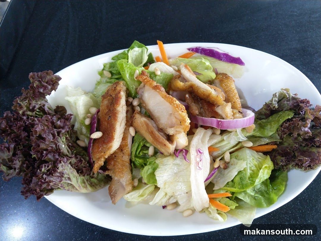 Salad with Chicken and Pine Nuts