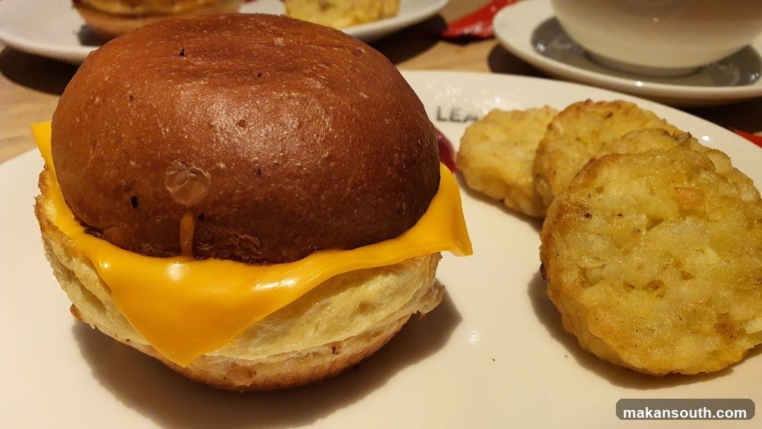 Cheeseburger with Hash Browns