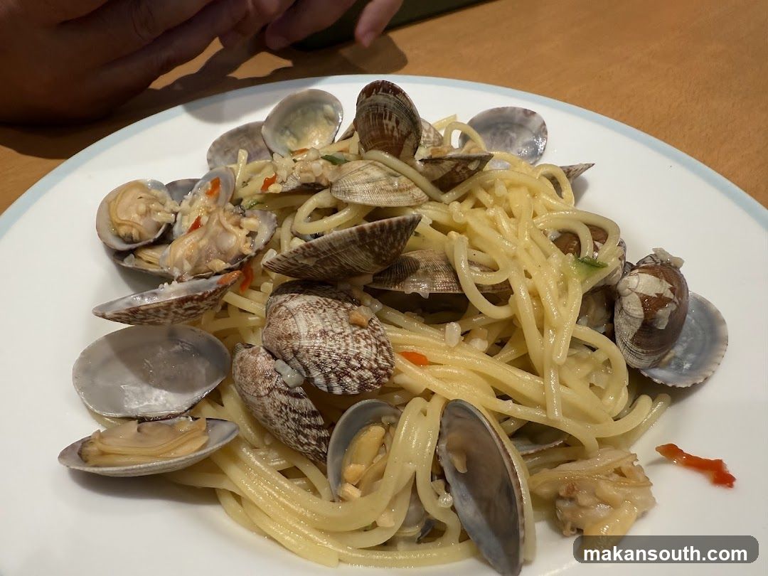 Clam Pasta with Garlic and Chili