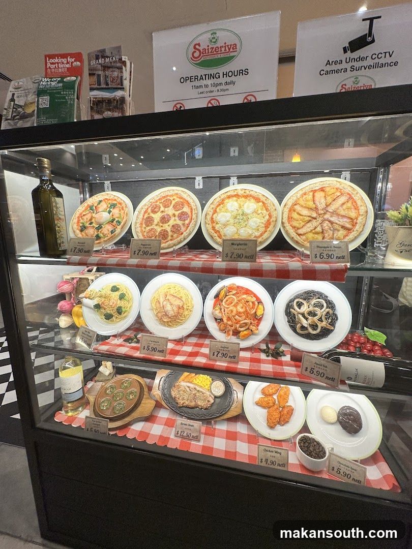 Saizeriya Food Display Case