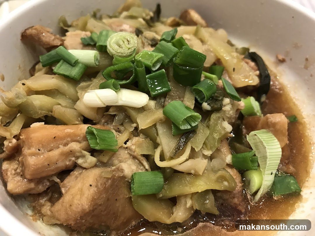 Stir-fry with green onions