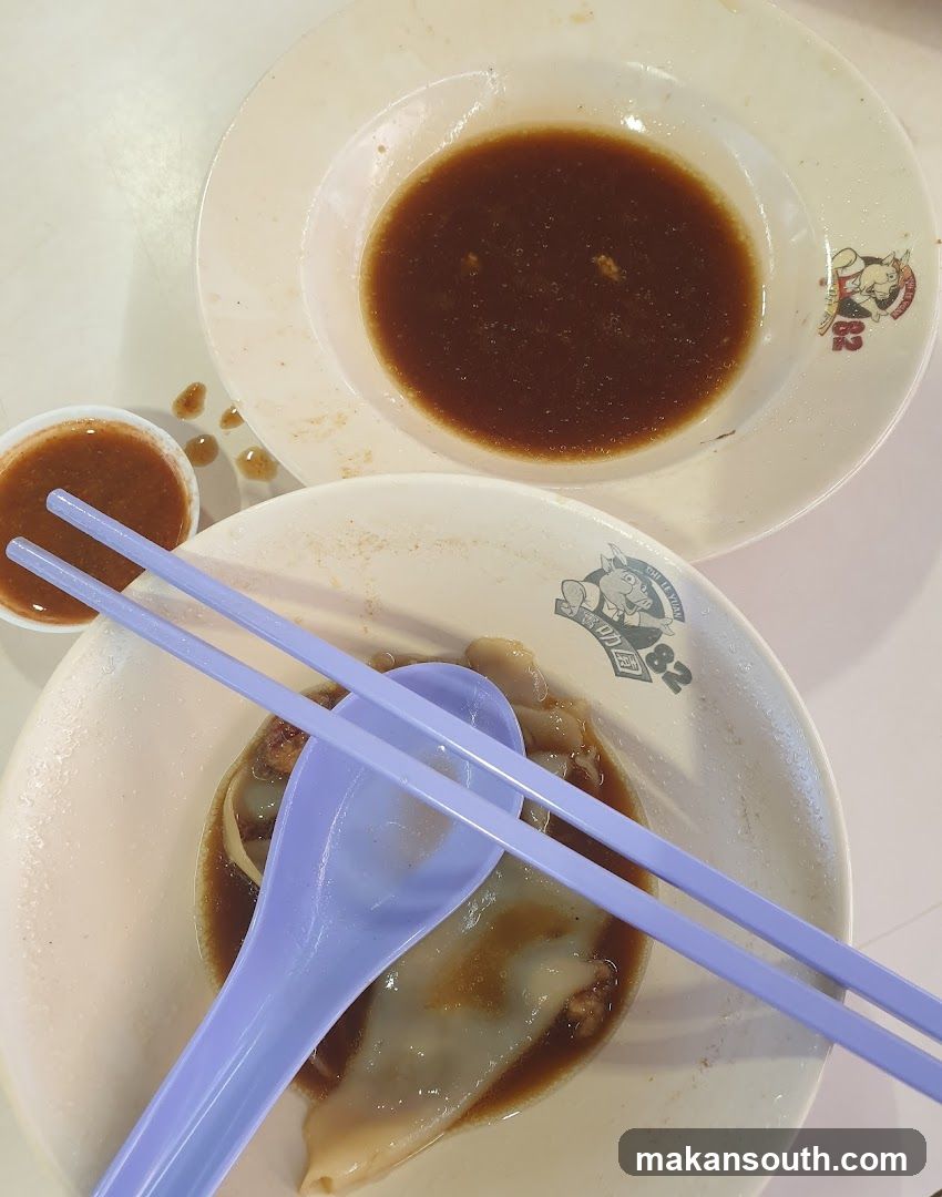 Dumpling Bowl with Sauce