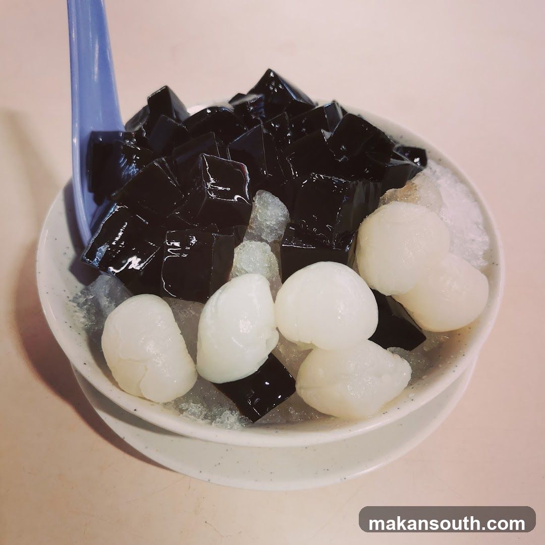 Black Jelly Dessert with Lychee and Ice