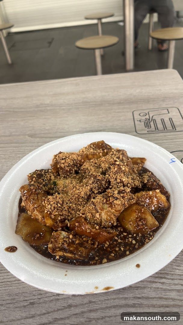 Stir-fried dish with crushed nuts