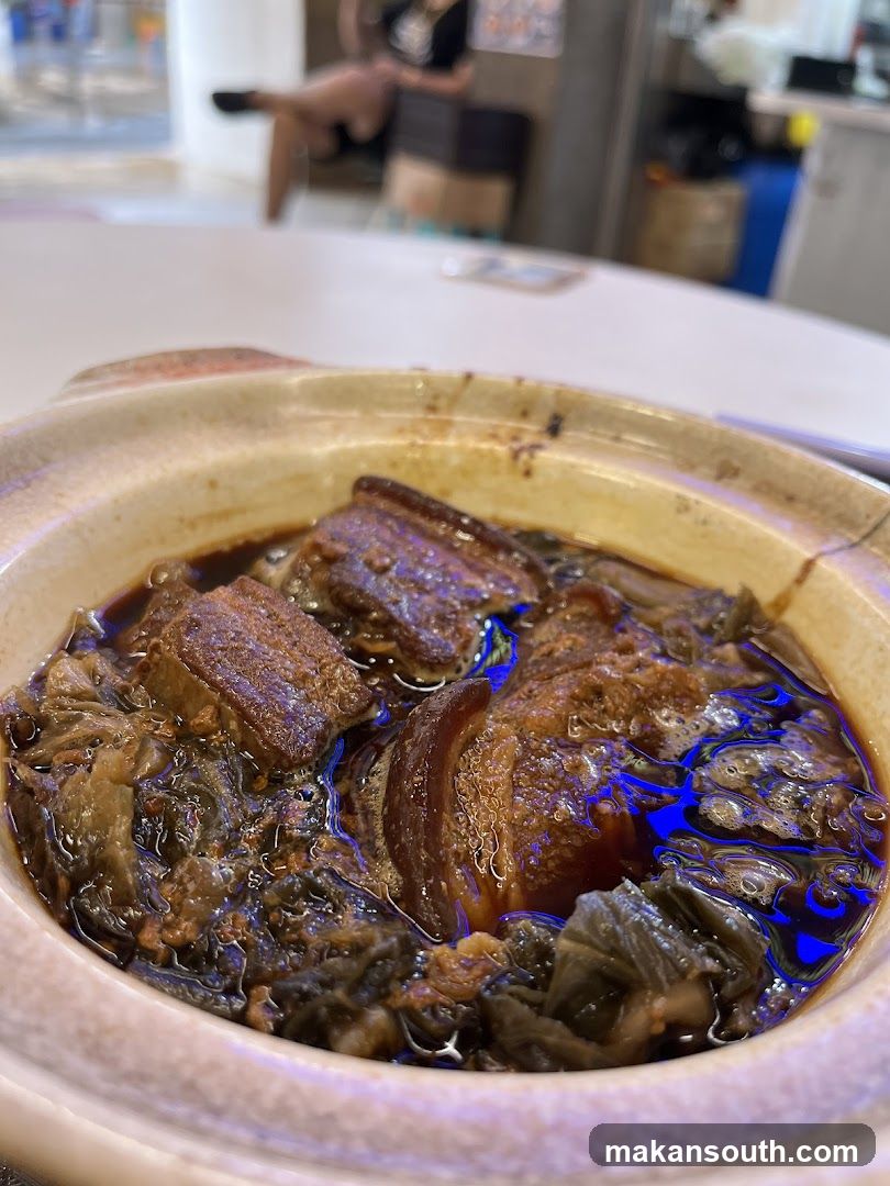 Braised Pork with Preserved Vegetables in Clay Pot