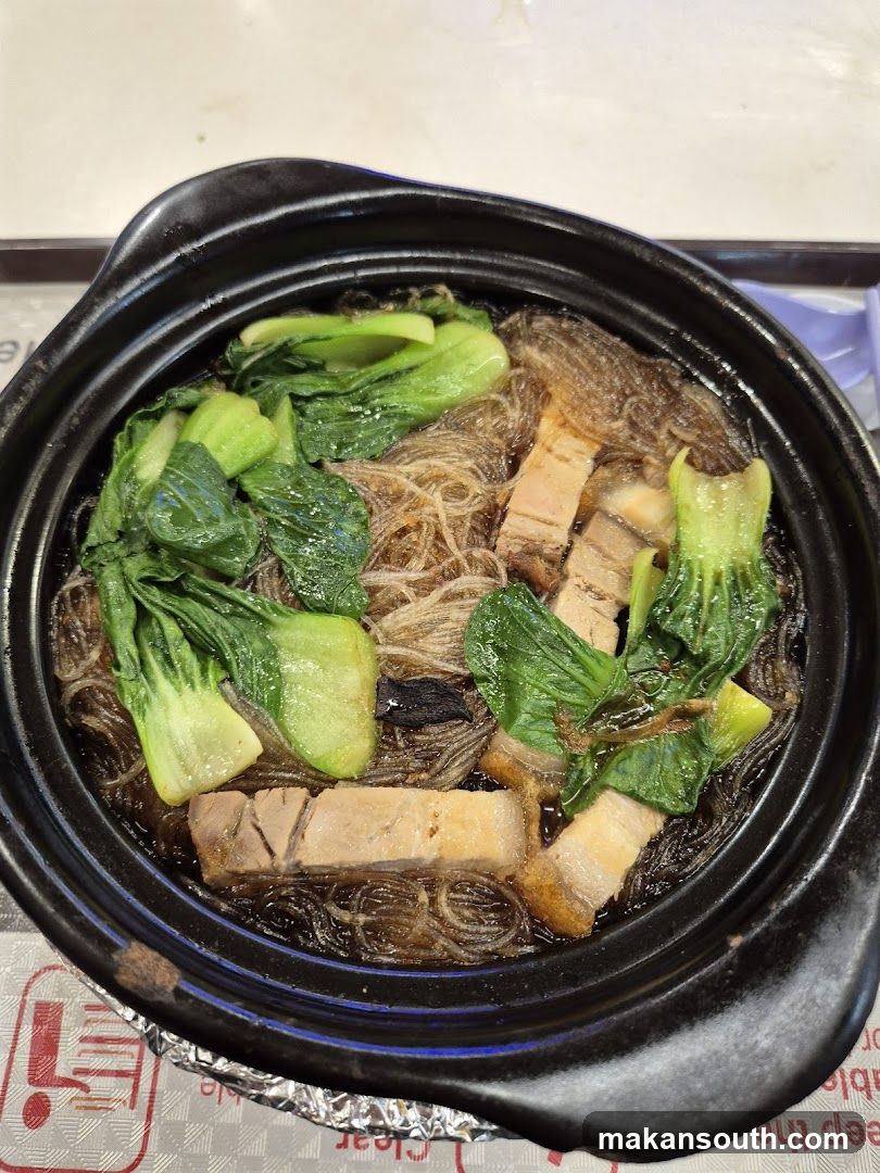 Sautéed Noodles with Vegetables and Meat