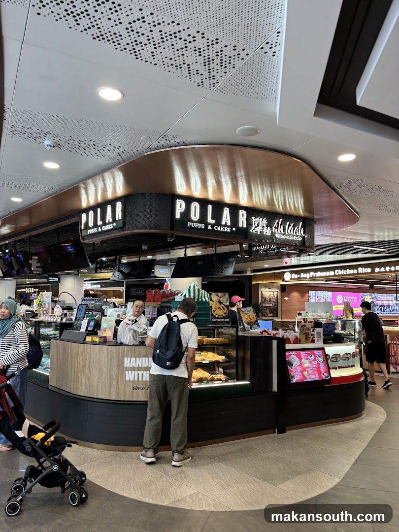 Polar Food & Cake Shop Interior