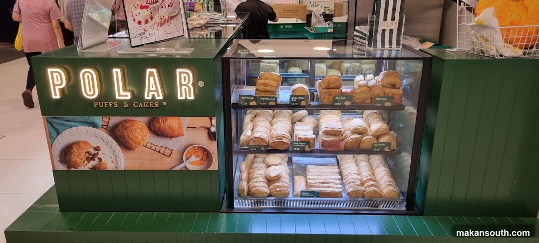 Polar Puffs & Cakes Display