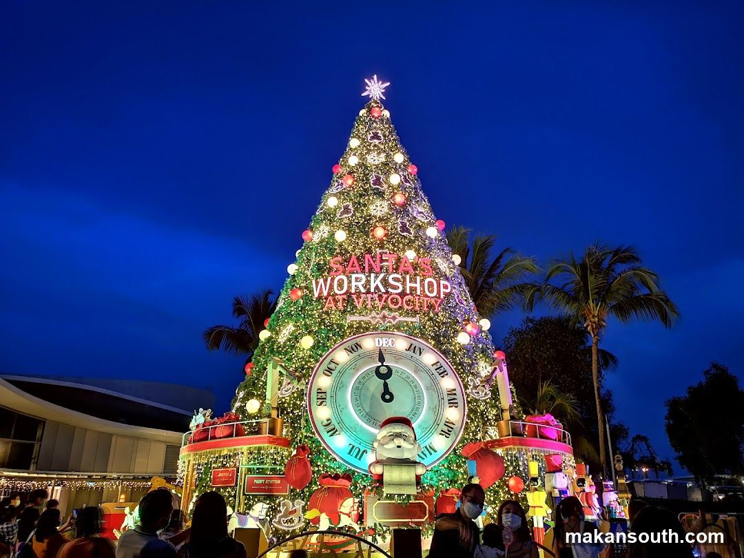 Christmas Tree at Vivocity