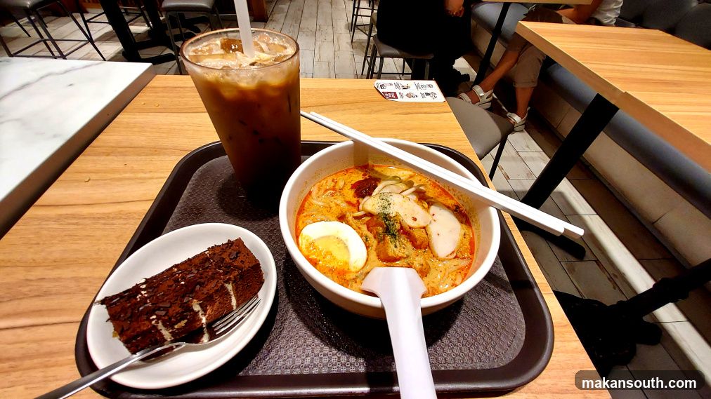 Ramen and Cake Meal