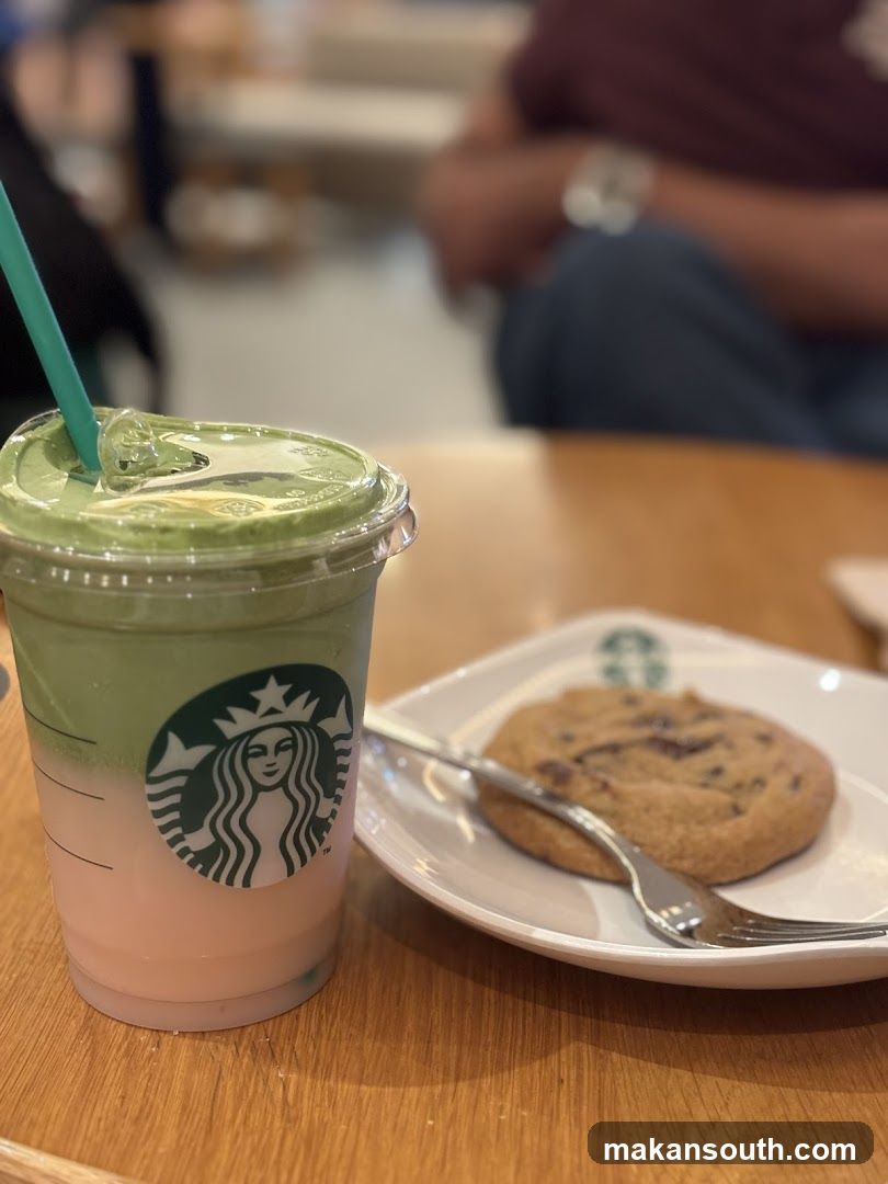 Starbucks Matcha Latte and Cookie