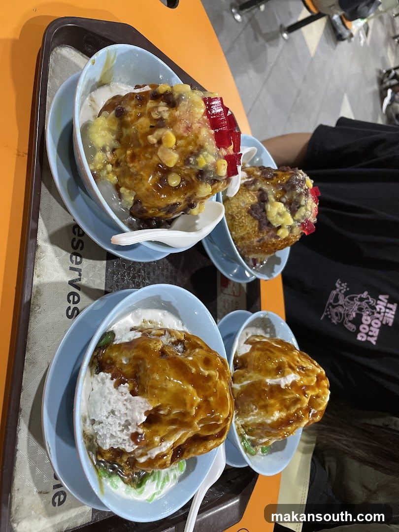 Dessert Bowl with Toppings