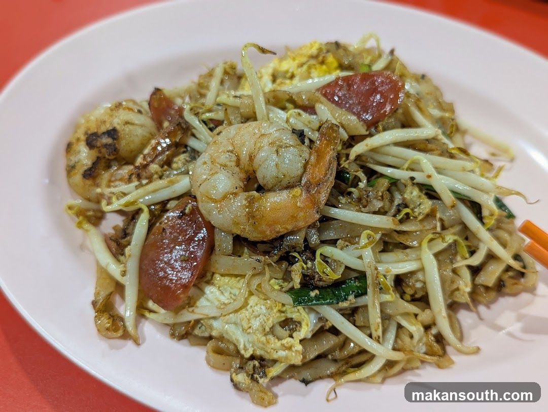 Shrimp Fried Noodles with Sausage and Bean Sprouts
