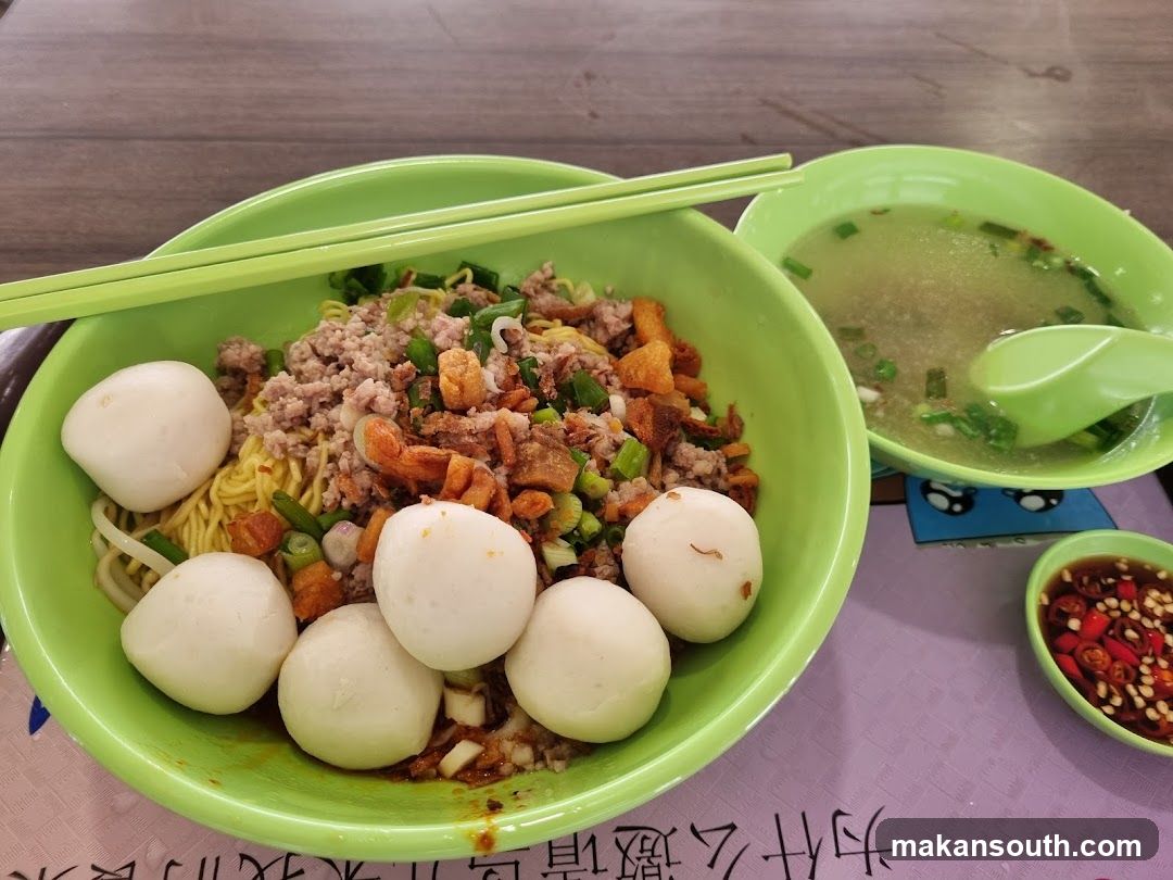 Noodles with Fish Balls and Minced Meat