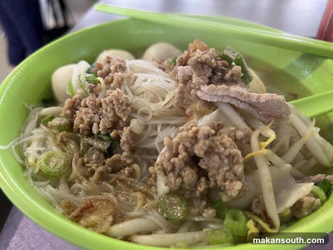 Noodle Soup with Minced Pork and Fish Balls