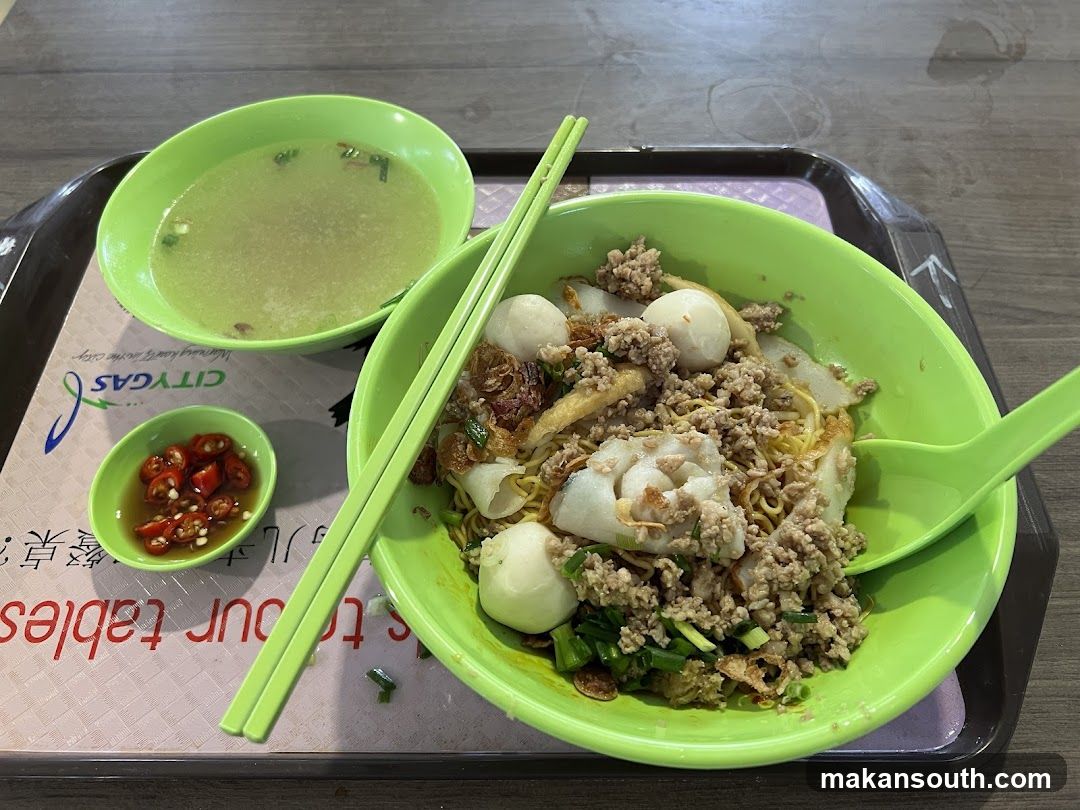Noodles with Meatballs and Minced Pork