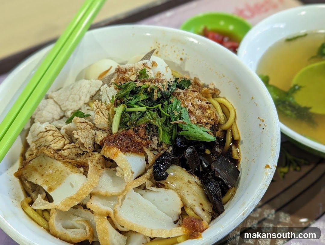 Noodles with Pork and Fish Cake