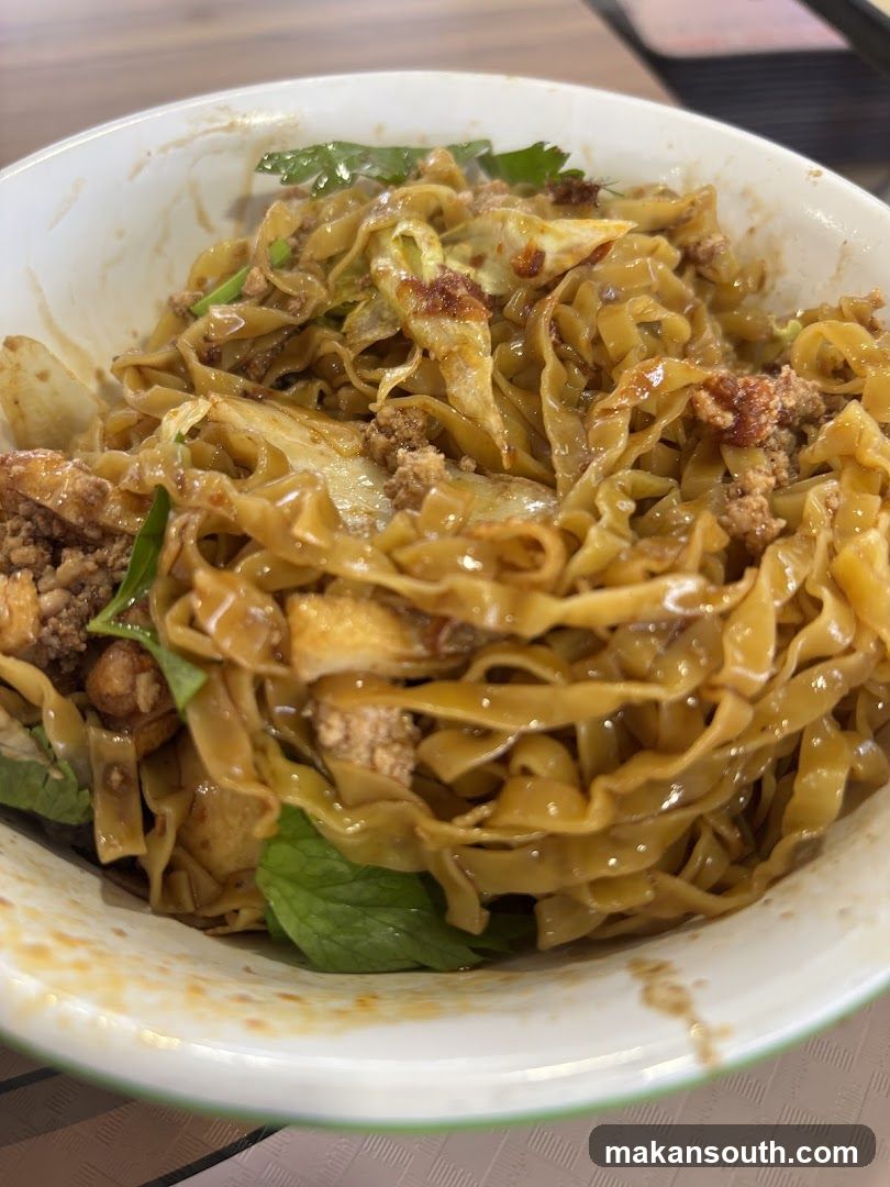 Noodles with Minced Meat and Vegetables